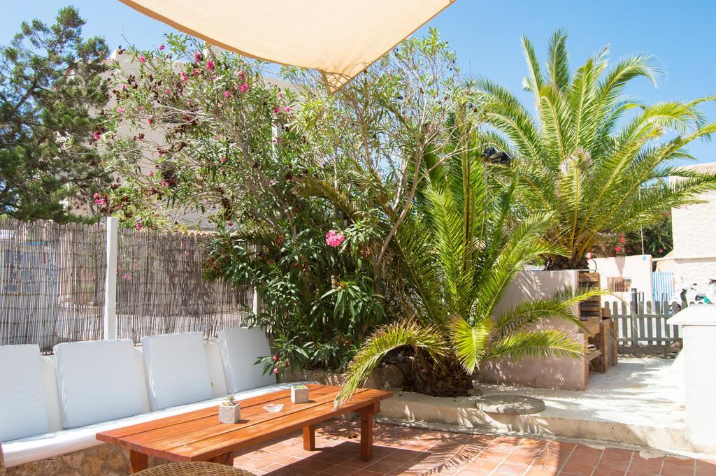 Hostal Mayans Es Pujols Extérieur photo