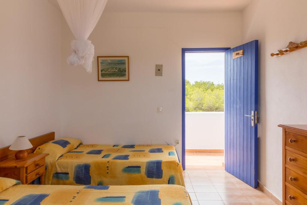 Hostal Mayans Es Pujols Extérieur photo